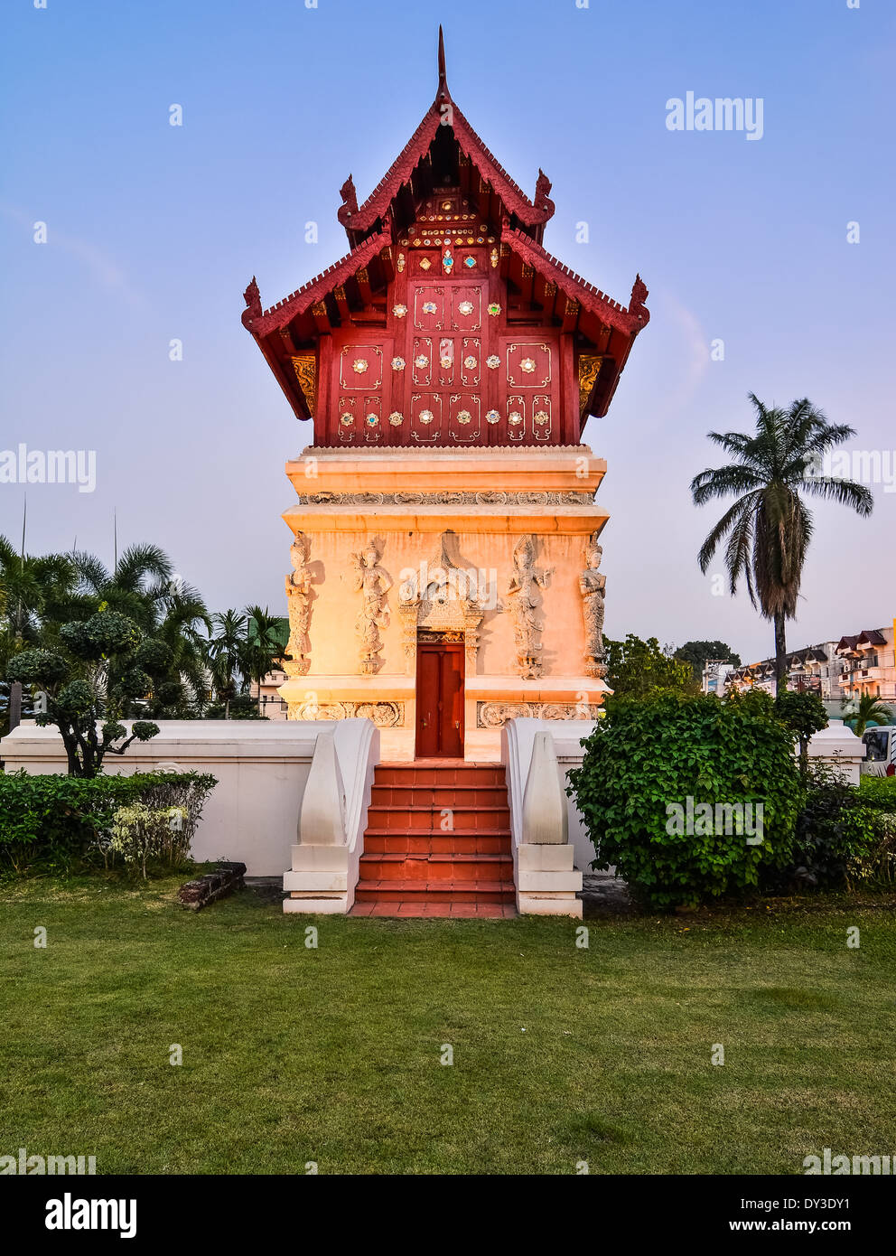 Wat Phra Singh est situé dans la partie occidentale de l'ancien centre ville de Chiang Mai, Thaïlande Banque D'Images
