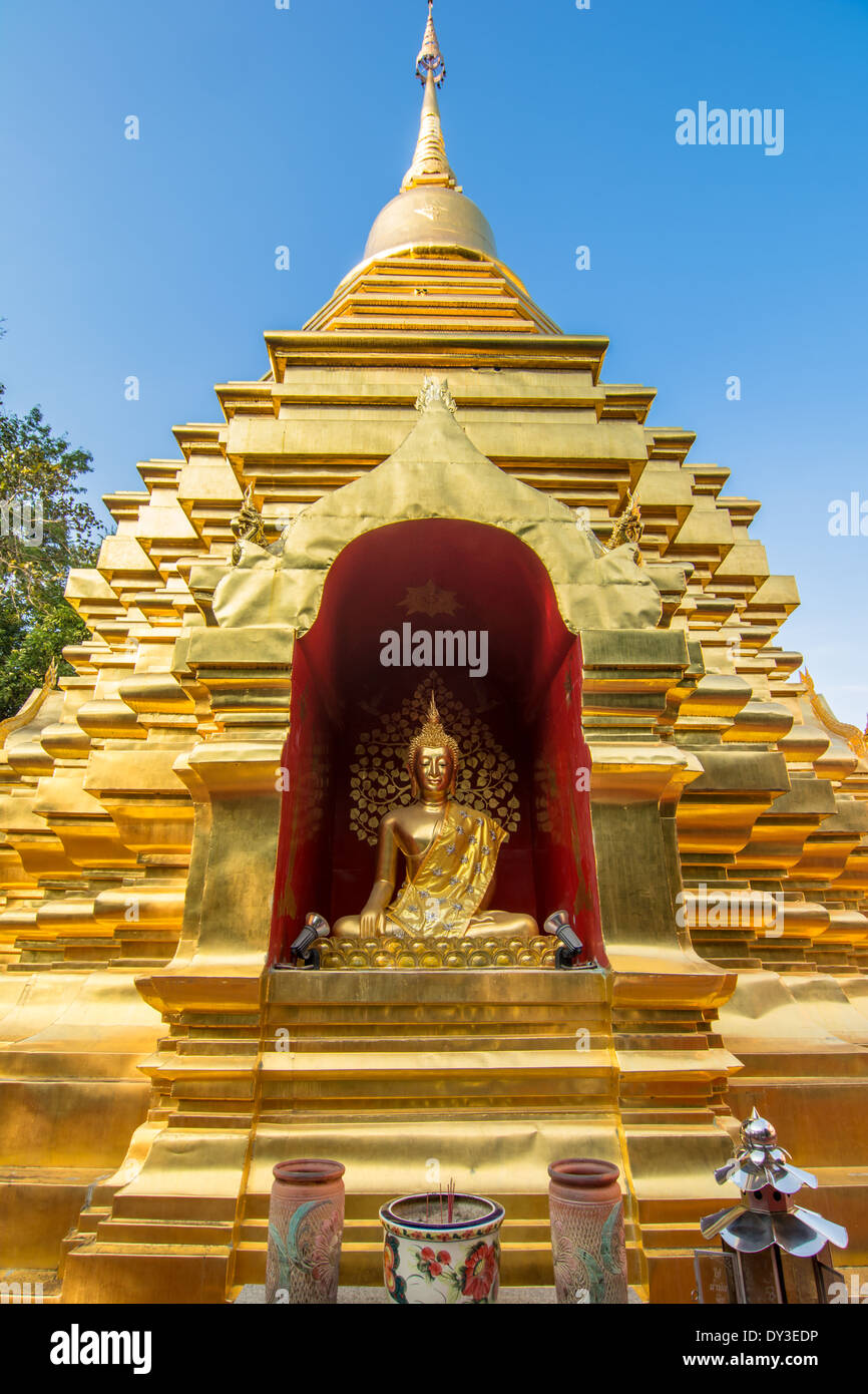 La pagode d'or de Wat Phan Ohn temple à Chiang Mai Banque D'Images