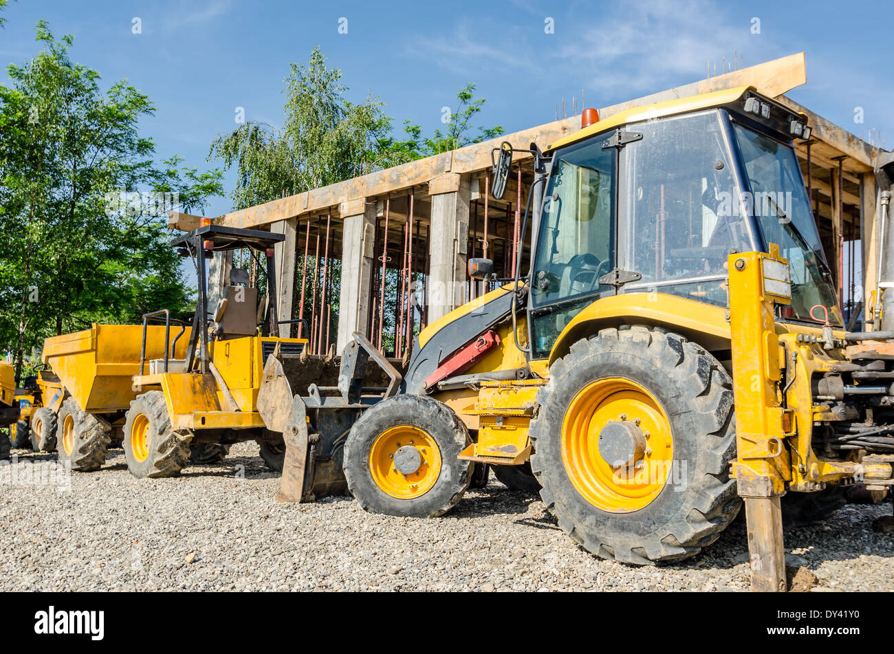 Pelle chargeuse construction machinery matériel , bulldozer en attente pour commencer le travail dans un site de construction Banque D'Images
