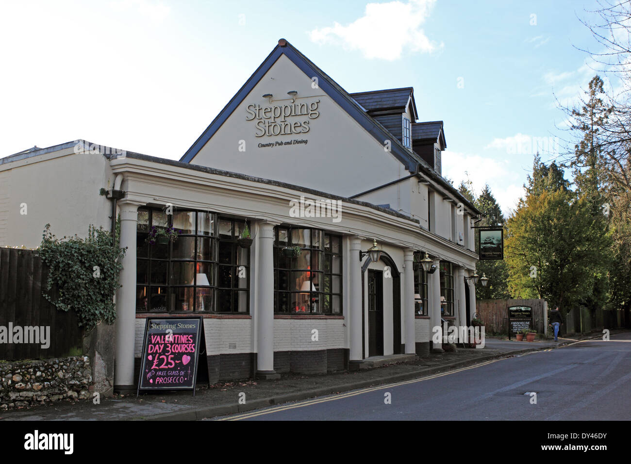 Le Stepping Stones pub à Westhumble près de Dorking, Surrey, England, UK Banque D'Images