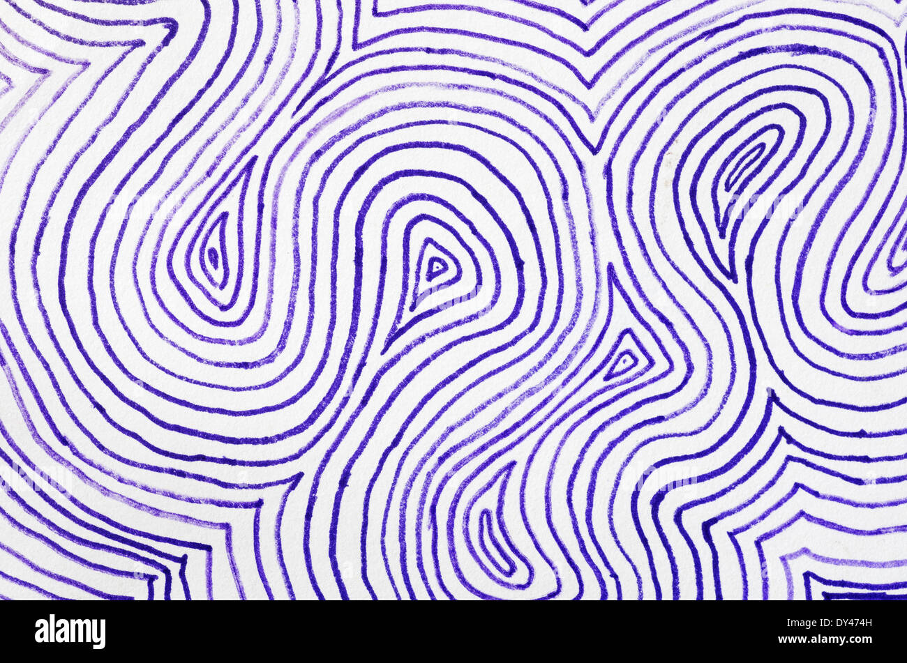 Courbes concentriques purple lignes tirées sur papier à la main Banque D'Images