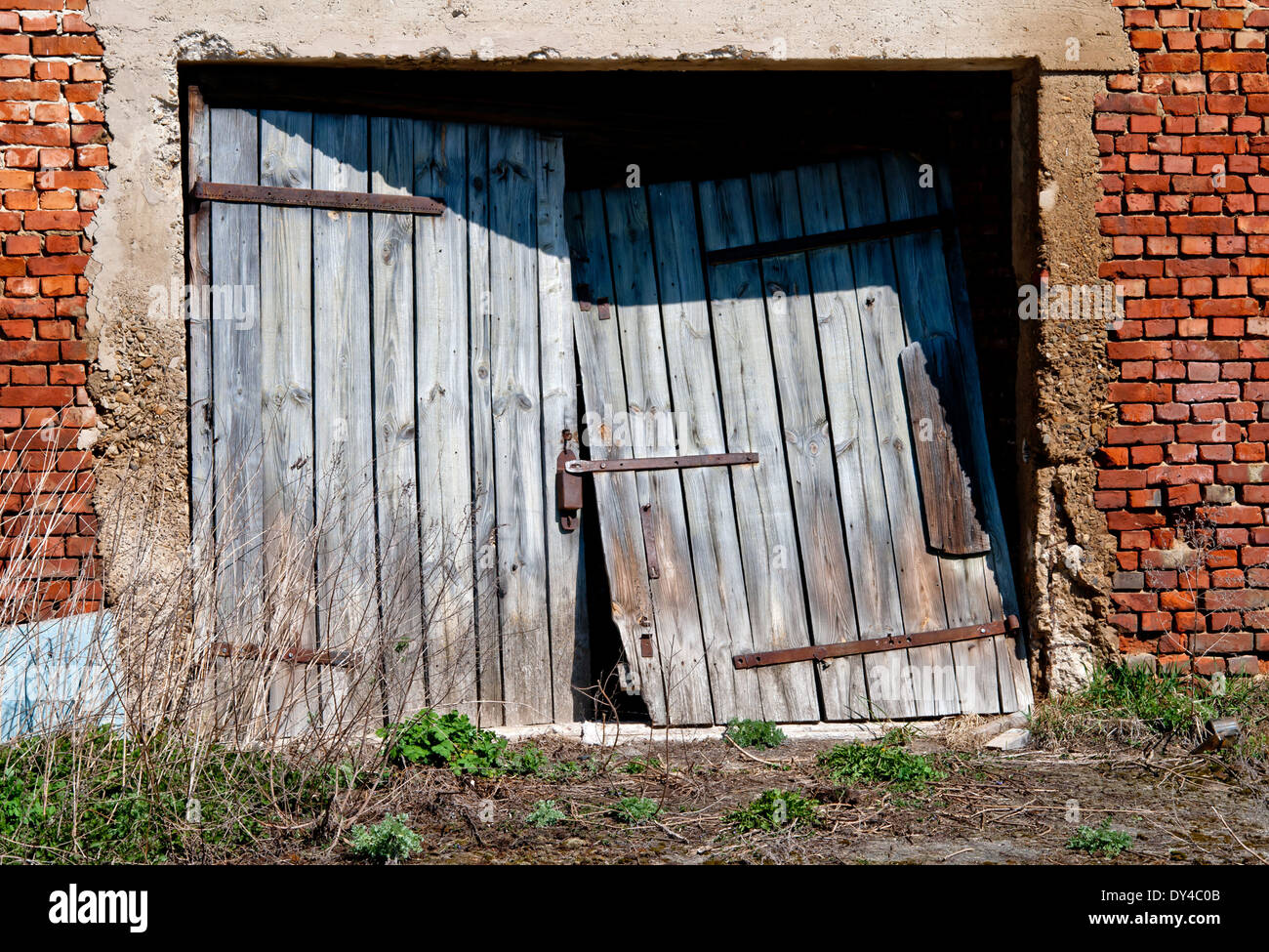 Vieille porte de grange en bois Banque D'Images