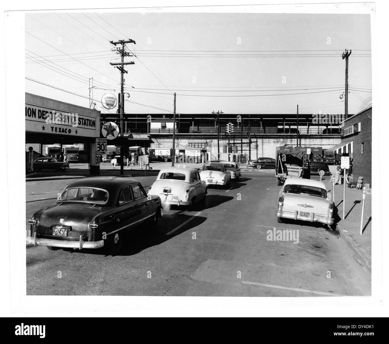 Cette photo montre le bâtiment Old Capitol à Jackson, Mississippi, lors de réparations vers 1915. Les efforts de restauration reflètent l'importance historique du bâtiment en tant que point de repère politique et architectural clé de l'État. Banque D'Images