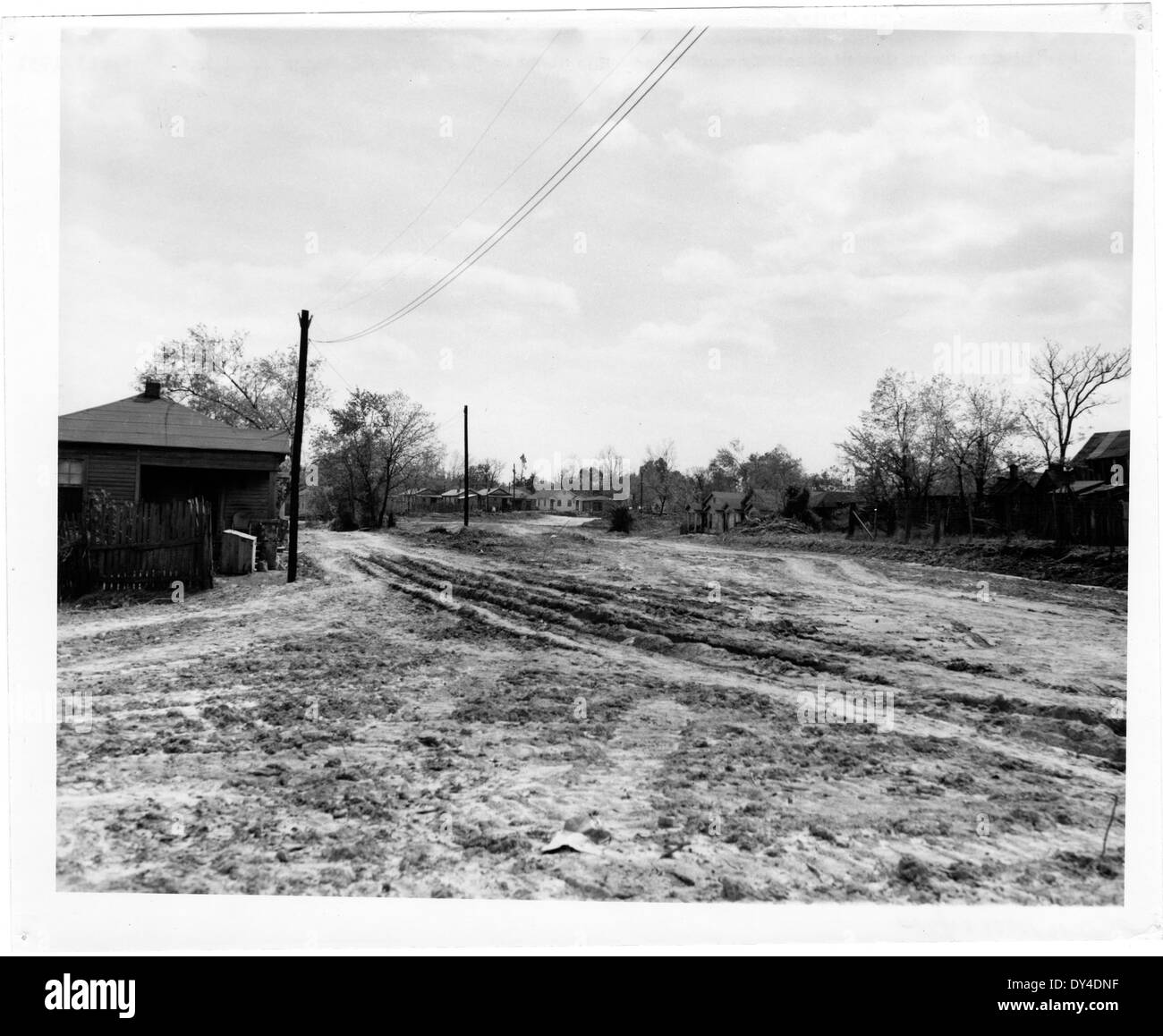Cette image montre des réparations en cours au bâtiment Old Capitol à Jackson, Mississippi, probablement vers 1915, dans le cadre des efforts d'entretien de ce monument historique. Banque D'Images