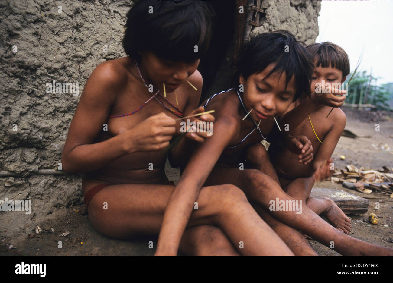 Yanomami Girl Banque De Photographies Et D Images A Haute Resolution Alamy