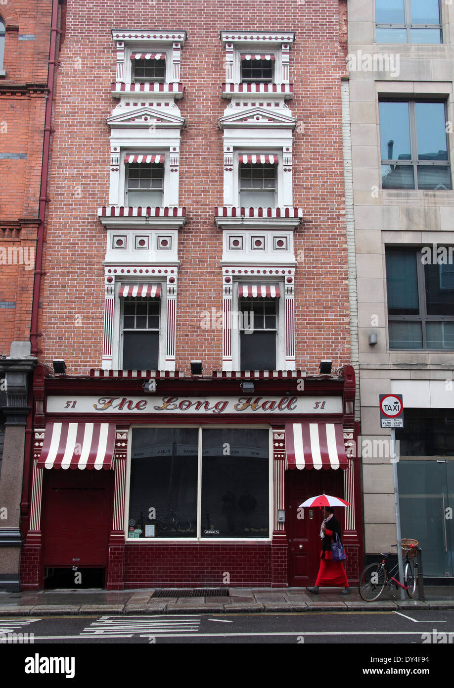 Le Long Hall Public House à Dublin Banque D'Images