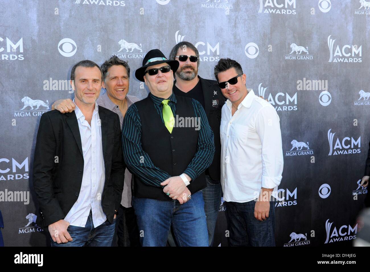 Las Vegas, NV, USA. 6ème apr 2014. Blues Traveler au 49e Congrès annuel des arrivées pour l'Académie de la musique country (ACM) Awards 2014 - Arrivées 2, MGM Grand Garden Arena, Las Vegas, NV, le 6 avril 2014. Credit : Elizabeth Goodenough/Everett Collection/Alamy Live News Banque D'Images