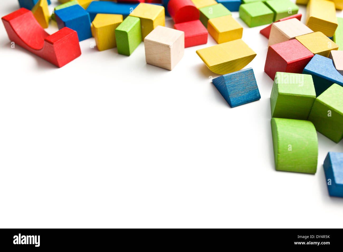 Blocs en bois sur fond blanc Banque D'Images