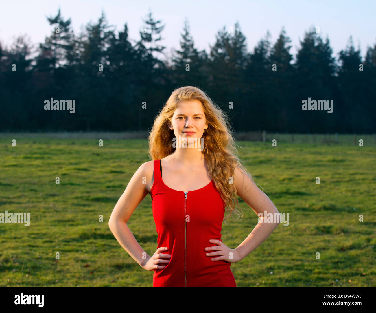 Femme dans le paysage Banque de photographies et d’images à haute