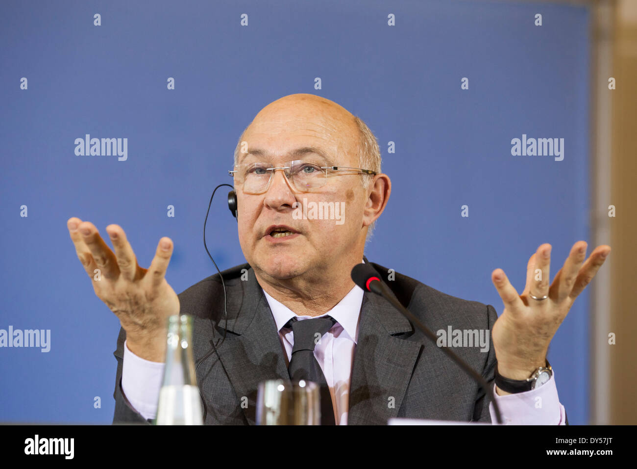 Berlin, Allemagne. 7 avril, 2014. Conférence de presse conjointe avec M. BM, Wolfgang Schäuble et nouveau ministre français des Finances Michel Sapin sur le sujet " visite inaugurale ; des relations bilatérales et des sujets européens ", le Ministère fédéral allemand des finances à Berlin. / Photo : nouveau ministre français des Finances Michel Sapin. Credit : Reynaldo Chaib Paganelli/Alamy Live News Banque D'Images