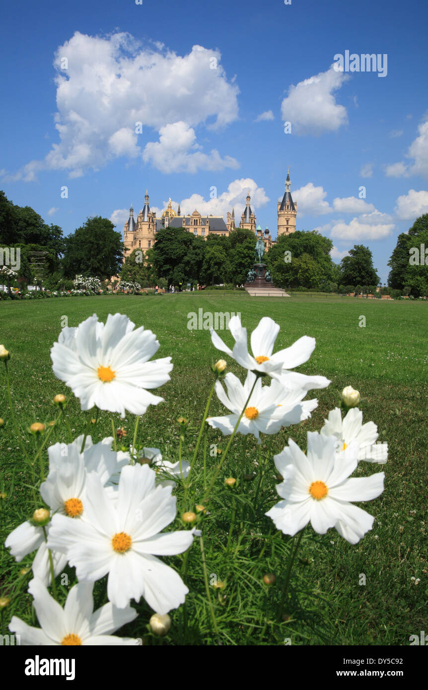 Schwerin, fleurs dans le parc du château, le Mecklembourg Poméranie occidentale, l'Allemagne, de l'Europe Banque D'Images