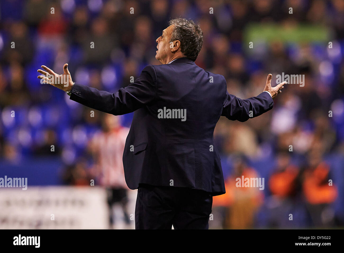 Valence, Espagne. 07Th avr, 2014. Joaquin Caparros entraîneur-chef de Levente U.D. réagit pendant le jeu de la Liga Levante UD à l'Athletic Bilbao au stade Ciutat de Valencia, Valence. Credit : Action Plus Sport/Alamy Live News Banque D'Images