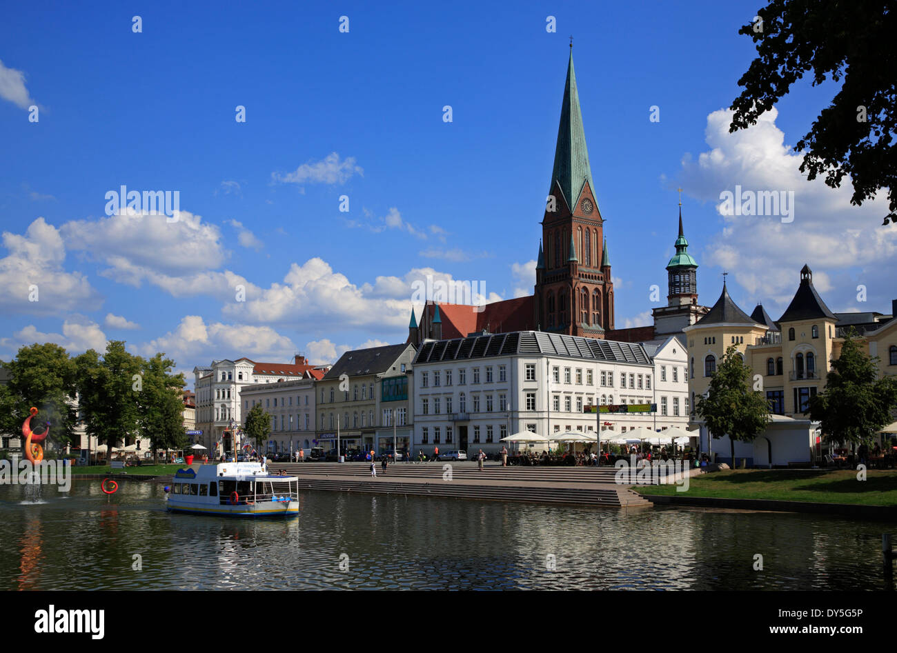 Petermaenchen ferry au lac Pfaffenteich, Schwerin, Mecklembourg Poméranie occidentale, l'Allemagne, de l'Europe Banque D'Images