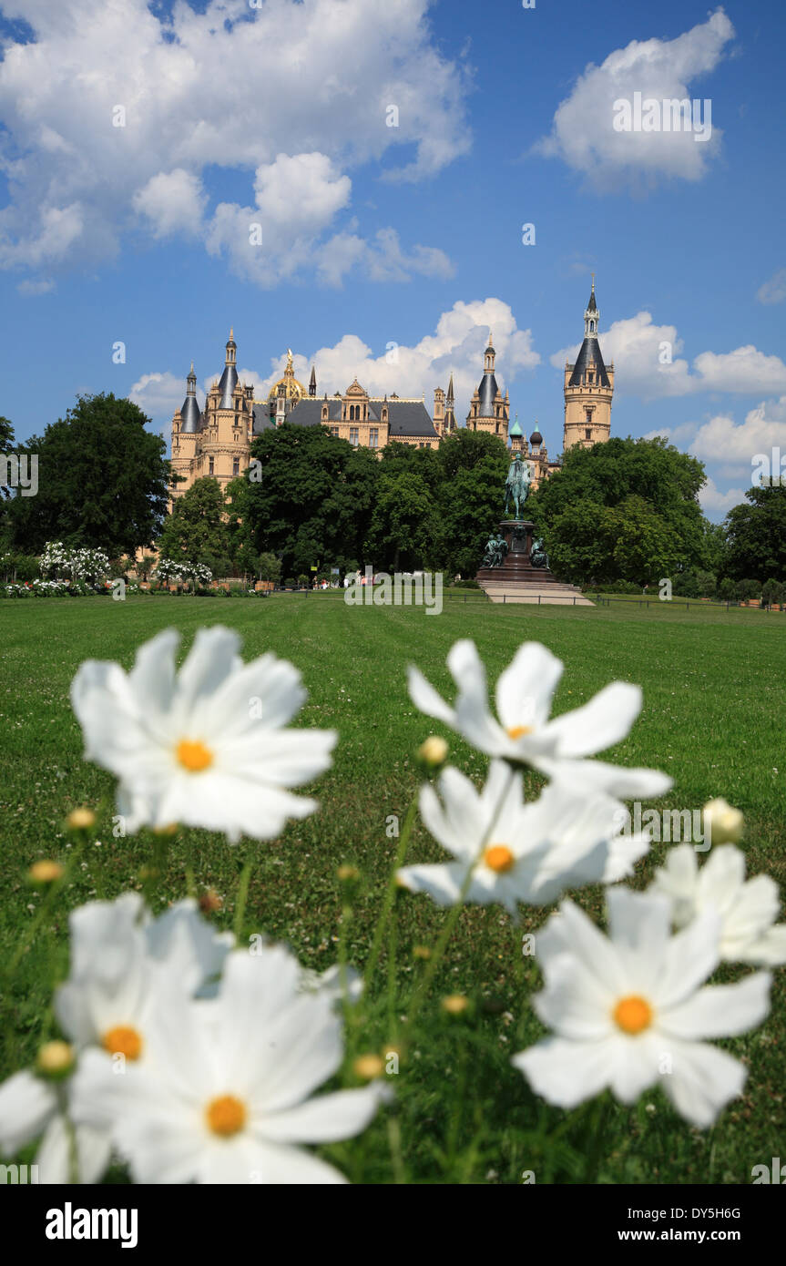 Schwerin, fleurs dans le parc du château, le Mecklembourg Poméranie occidentale, l'Allemagne, de l'Europe Banque D'Images