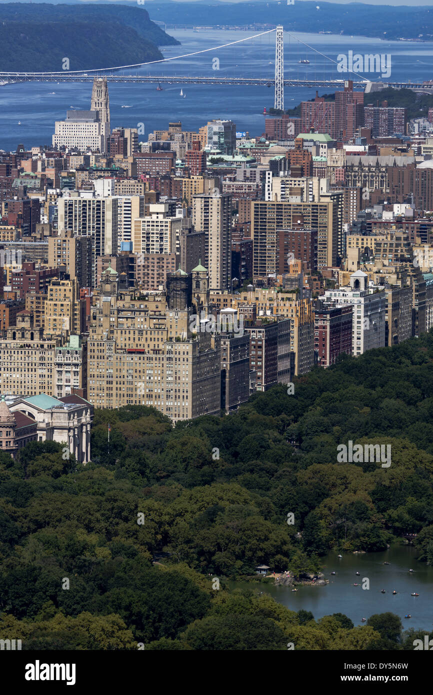 Vue aérienne sur Central Park, Upper West Side et l'Hudson en direction nord depuis la plate-forme d'observation du Rockefeller Center Banque D'Images