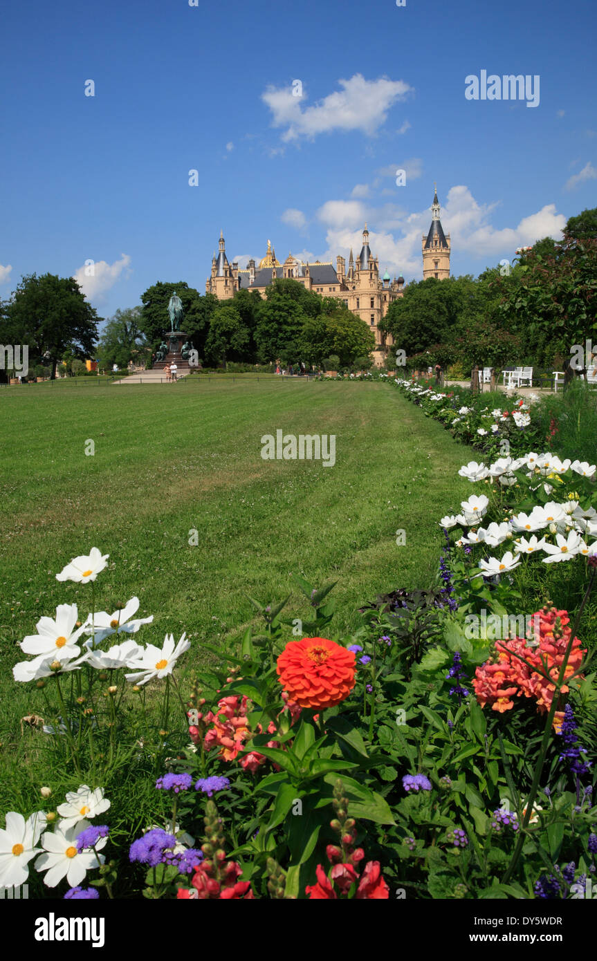 Schwerin, fleurs dans le parc du château, le Mecklembourg Poméranie occidentale, l'Allemagne, de l'Europe Banque D'Images