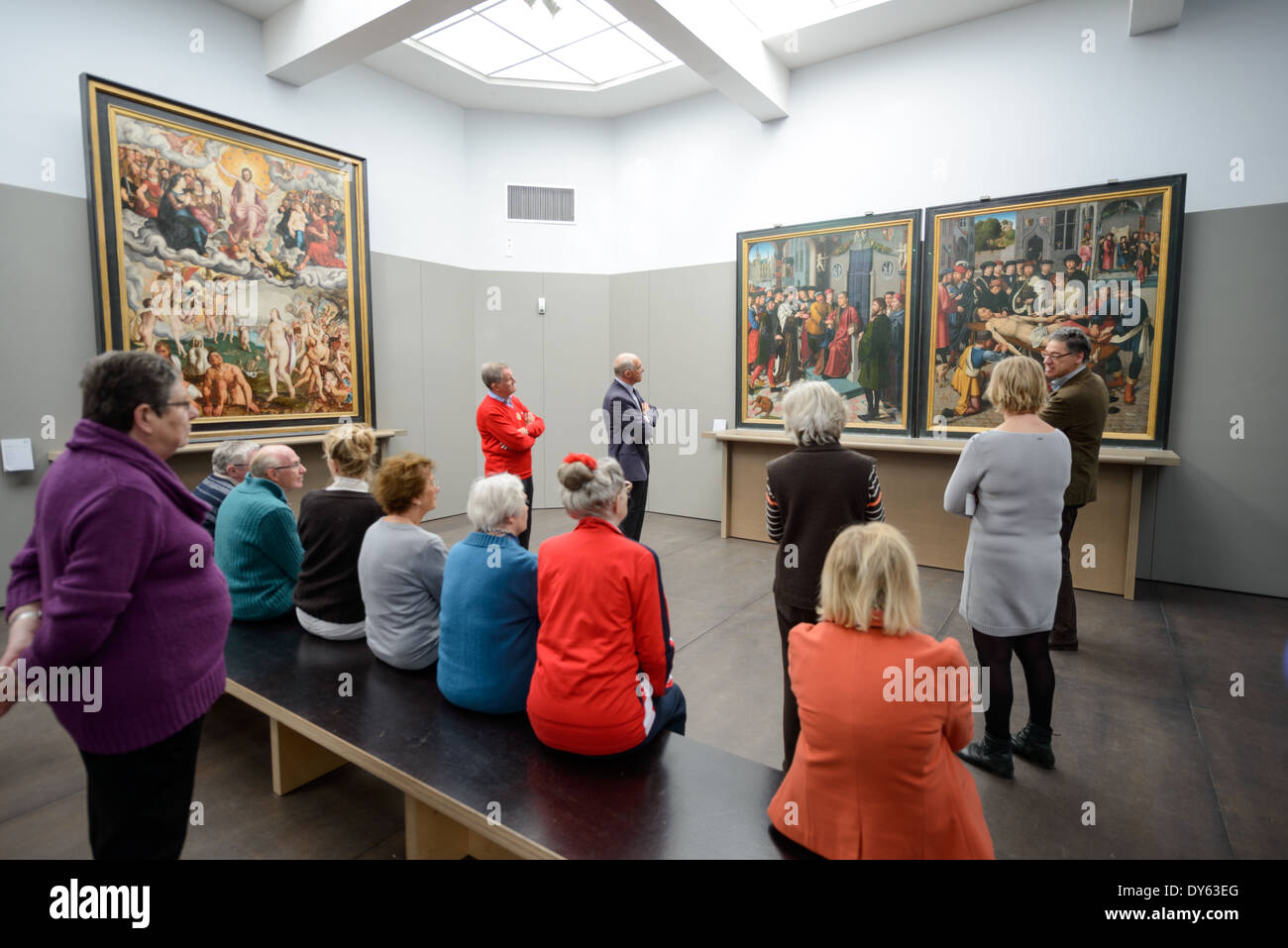 BRUGES, Belgique - Communauté flamande et de la peinture belge à l'affiche au Musée Groeninge, un musée d'art municipal de Bruges, Belgique. Le musée est célèbre pour sa collection d'art Primitif Flamand, avec d'autres chefs-d'autres périodes. Banque D'Images