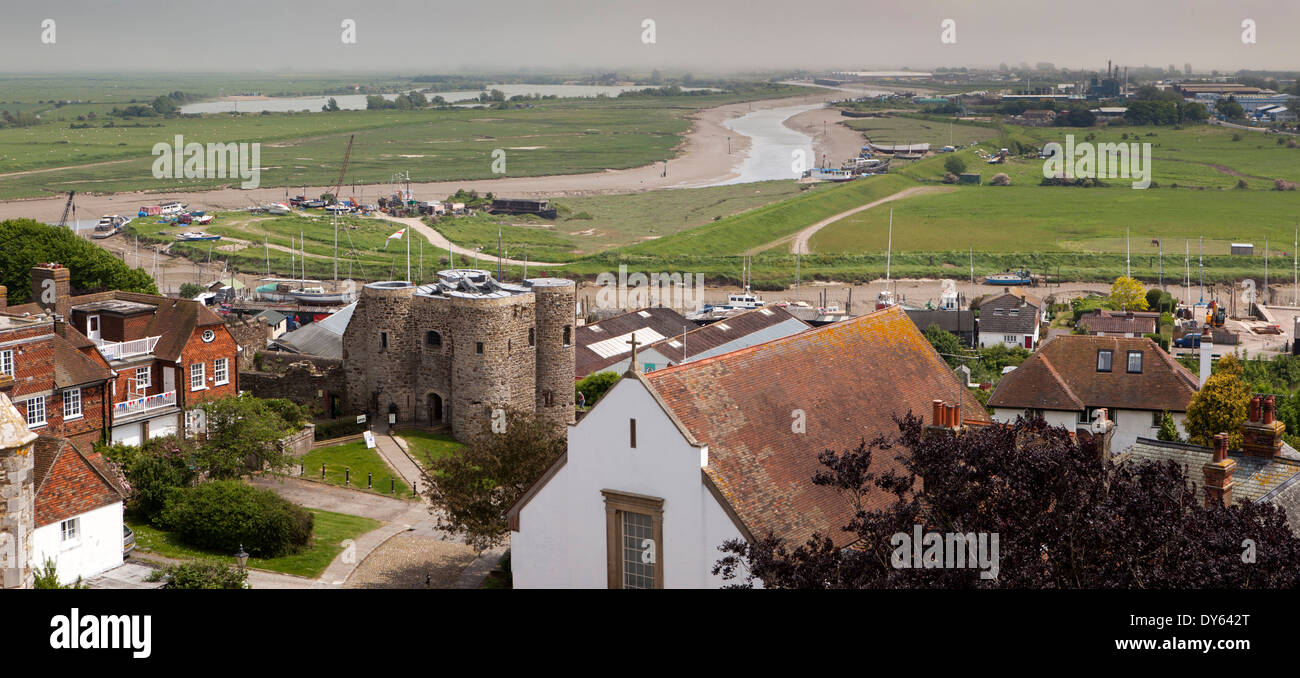 East Sussex, seigle, augmentation de la vue panoramique de la rivière Rother et Ypres Tower à partir de la tour de l'Église Banque D'Images