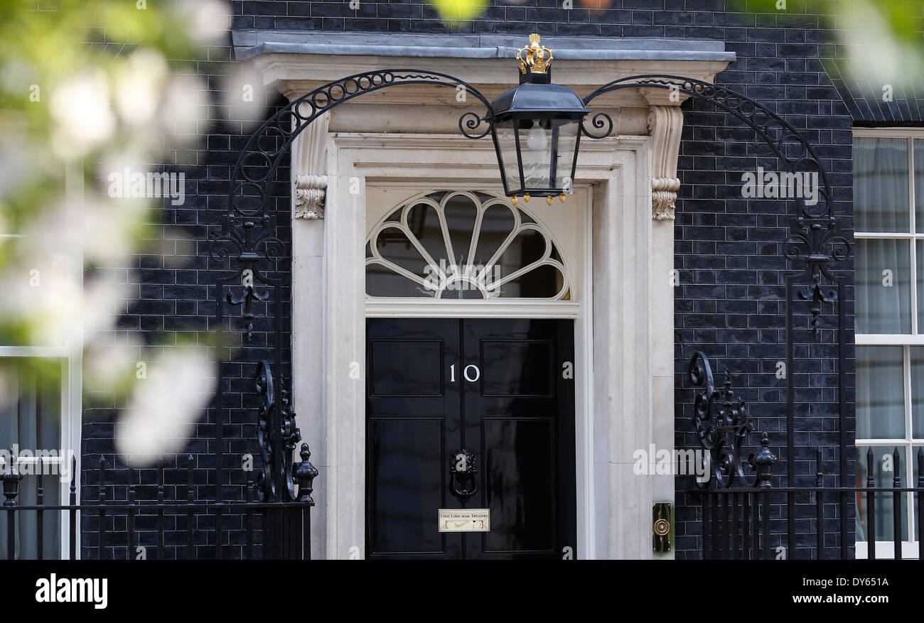 UK, Londres : Numéro 10 Downing Street, La Maison du Premier ministre britannique, est représenté sur une journée ensoleillée à Londres. Banque D'Images