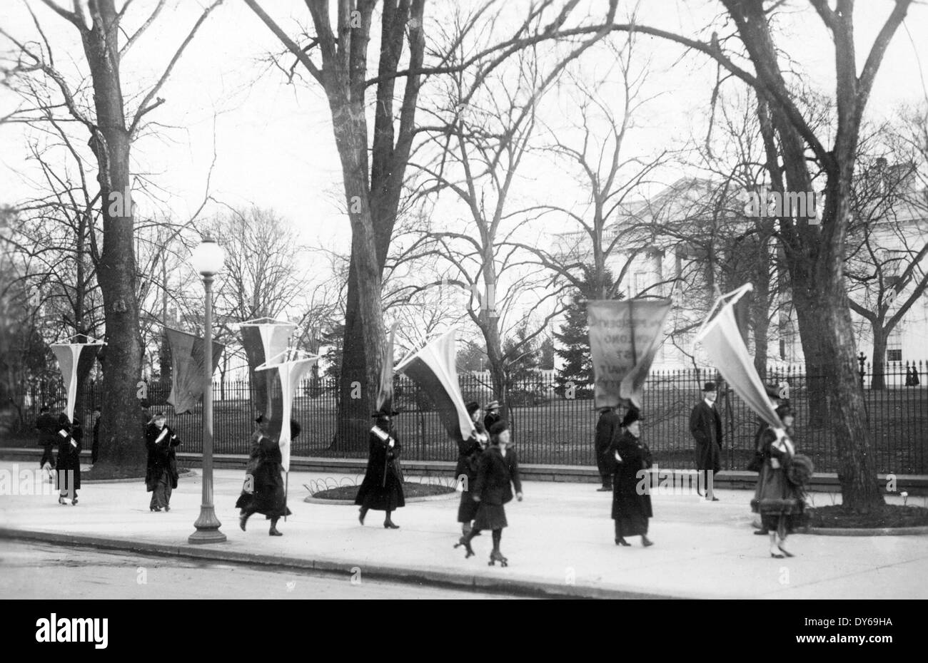 Le Maryland suffragettes défilent devant la Maison Blanche, Washington, en 1917 Banque D'Images