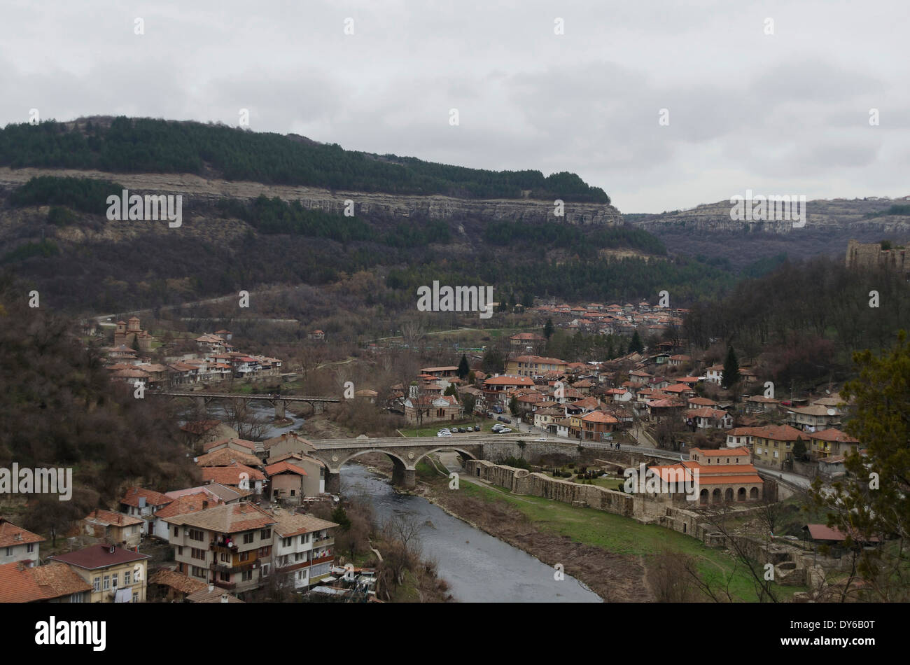 Paysage avec maisons à Veliko Tarnovo, Bulgarie Banque D'Images