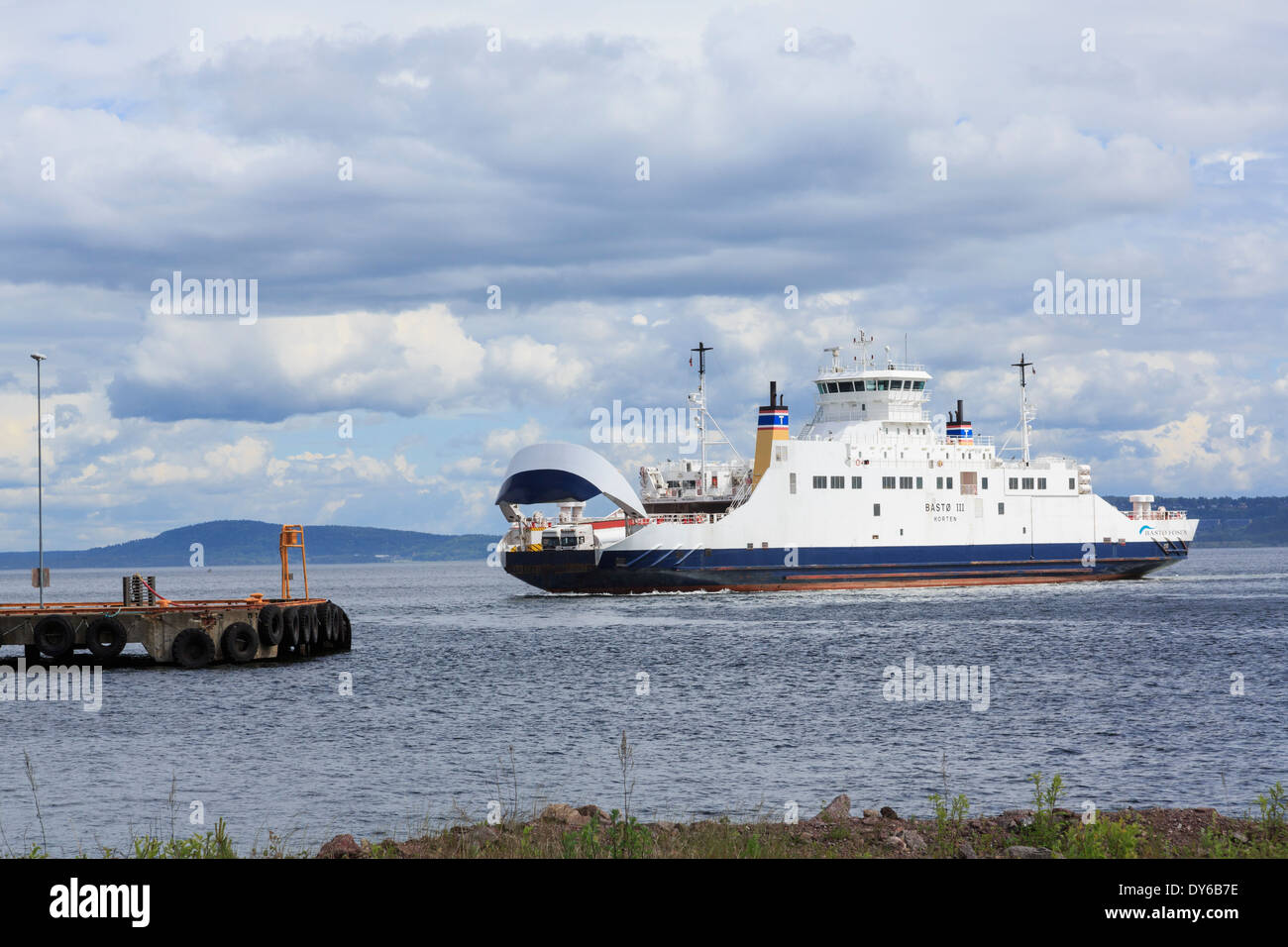 Basto III Oslofjord ferry pour Moss au départ du terminal portuaire à Horten, Norvège, Scandinavie, Europe Banque D'Images