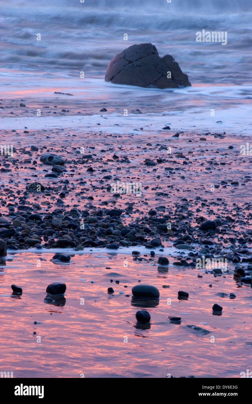 Zone de surf au crépuscule, Lost Creek State Park, New York Banque D'Images