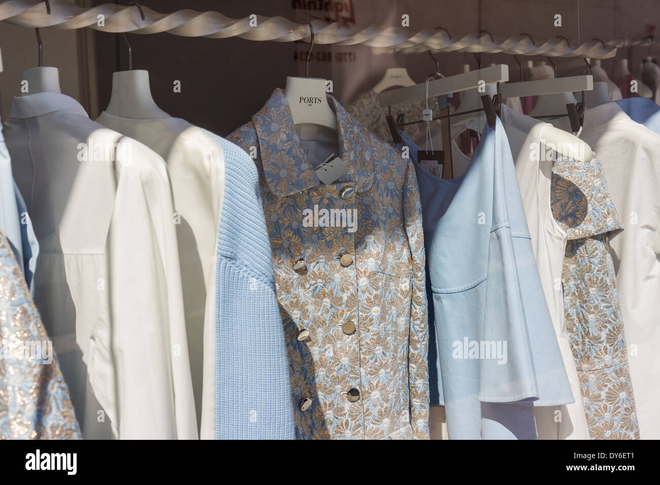 Les vêtements exposés dans un magasin 1961 ports dans le Meatpacking District à New York Banque D'Images