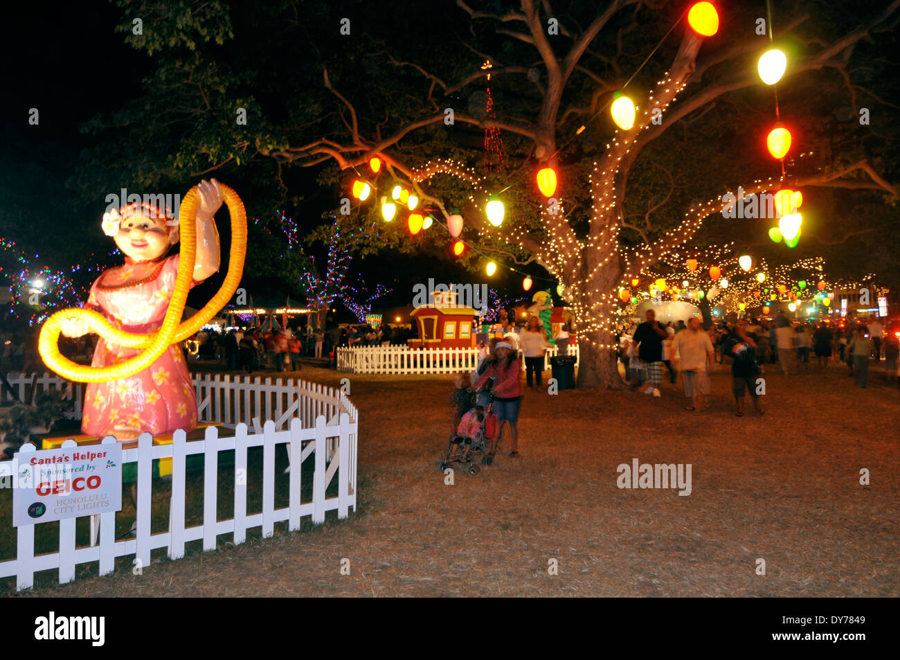 Décoration de Noël avec des personnages en hawaiien Honolulu, Oahu, Hawaii, USA Banque D'Images