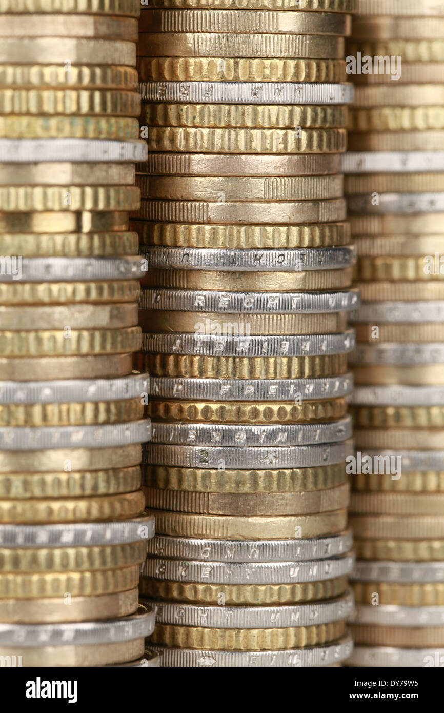 Une pile d'argent avec les pièces en euros Banque D'Images