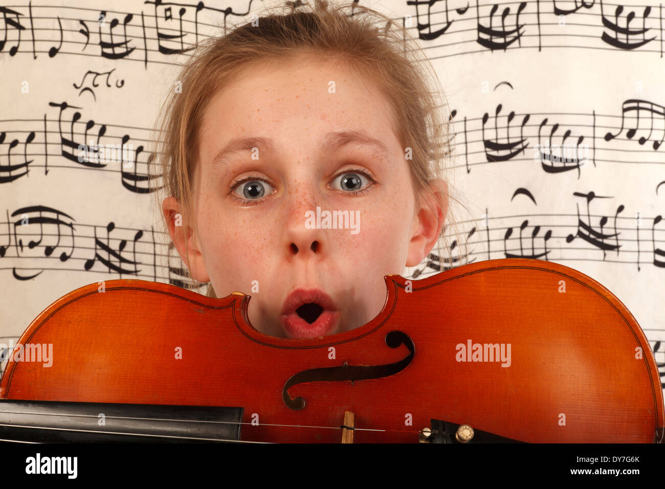 La joie de la musique pour les enfants les enfants Banque D'Images