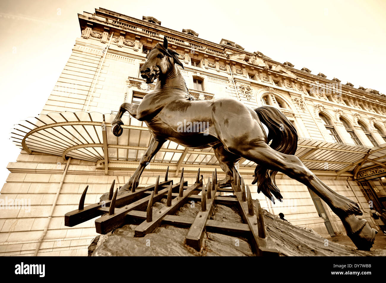 Sculpture Cheval à la herse, cheval sur la herse, par Pierre-Louis ...
