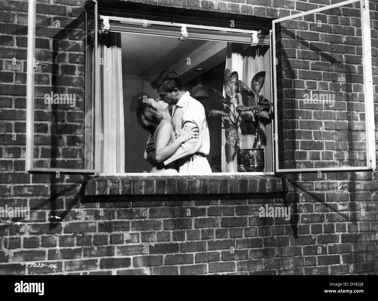 Vitre arrière - Réalisation : Alfred Hitchcock - 1954 Banque D'Images Vitre arrière - Réalisation : Alfred Hitchcock - 1954 Banque D'Images