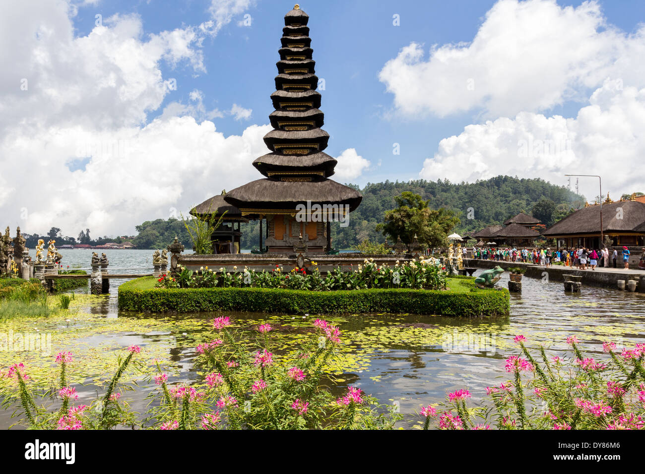 Pura Ulun Danu Bratan ou Pura Bratan, est un Shivaite et temple de l'eau en Bali, Indonésie. Banque D'Images