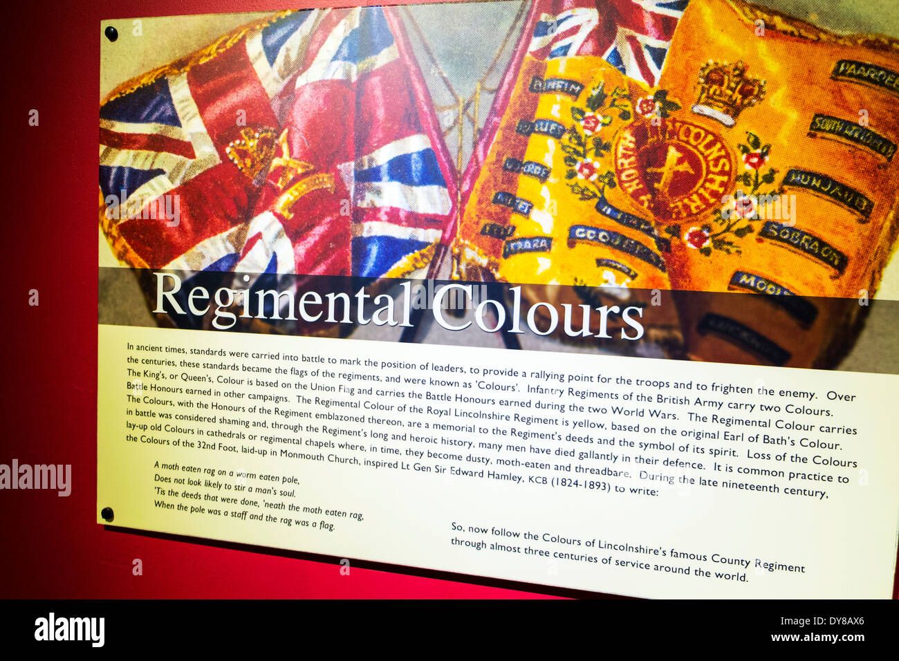 Les couleurs des drapeaux régimentaires signe d'informations l'avis de la ville de Lincoln Lincolnshire UK GB Angleterre Banque D'Images