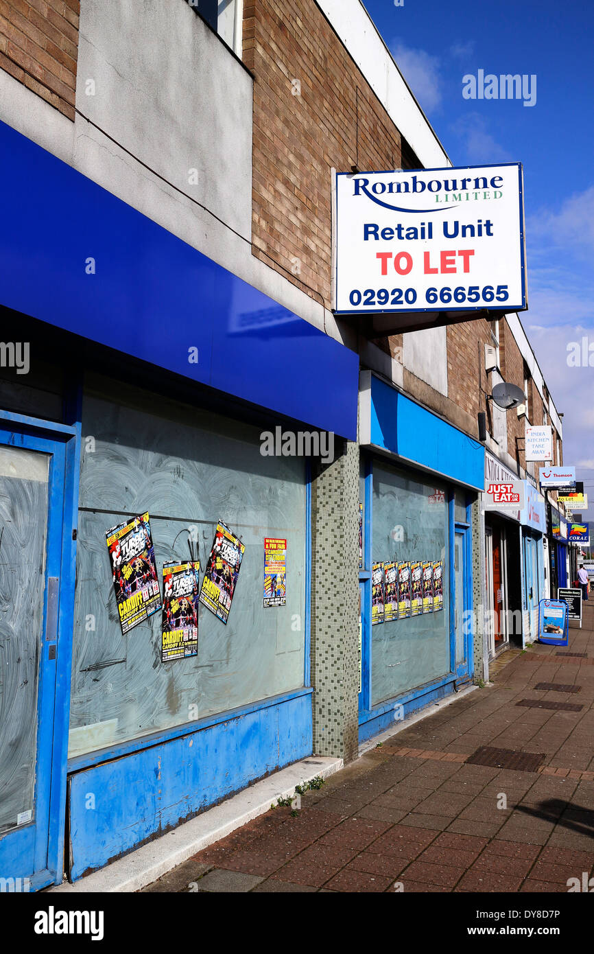Atelier fermé avec l'unité de vente au détail soit par le signe, Cardiff, Pays de Galles, Royaume-Uni Banque D'Images