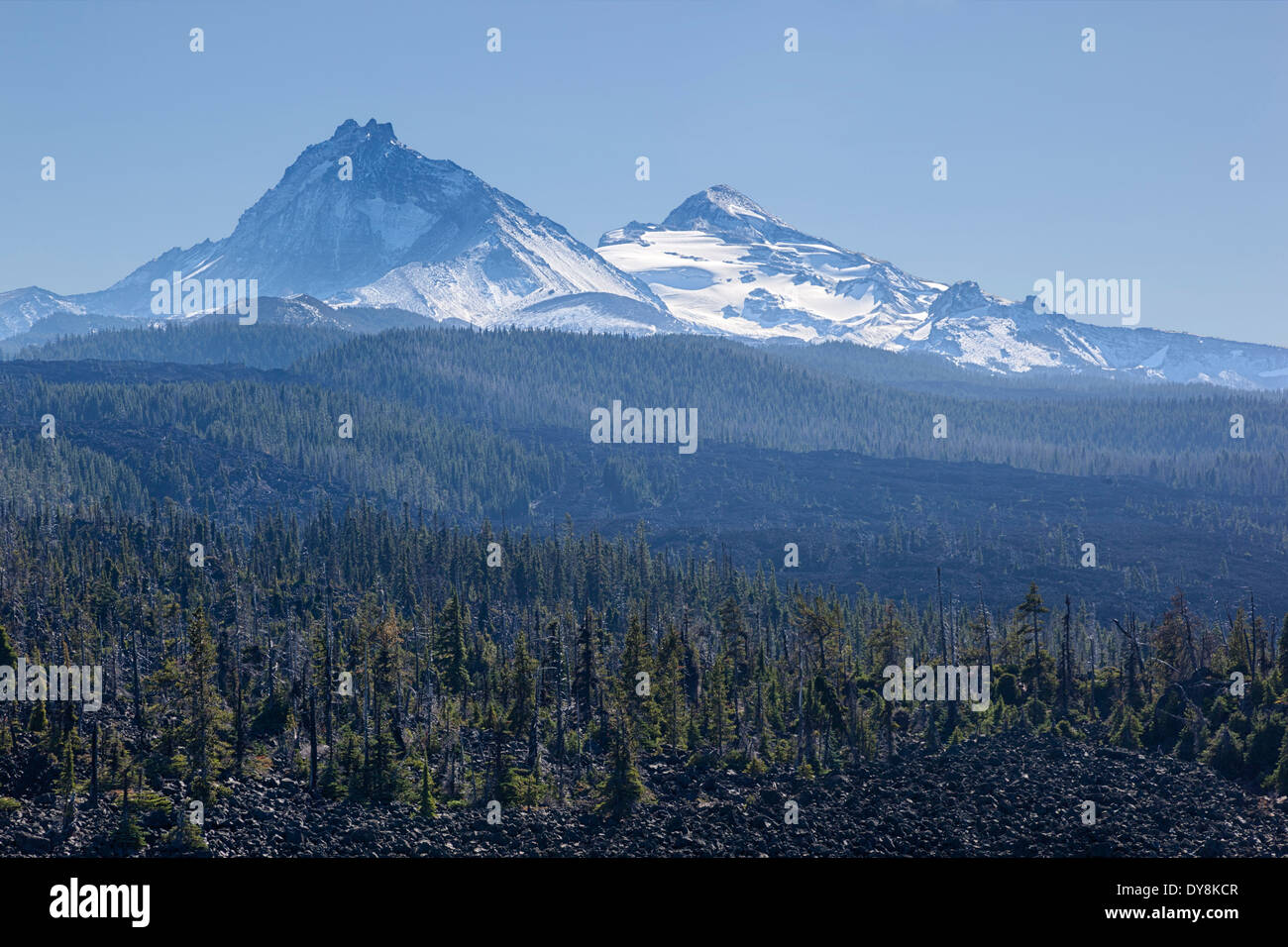 USA, Ohio, McKenzie Pass, 5325 pieds, North and Middle Sœurs de Dee Wright Observatory Banque D'Images