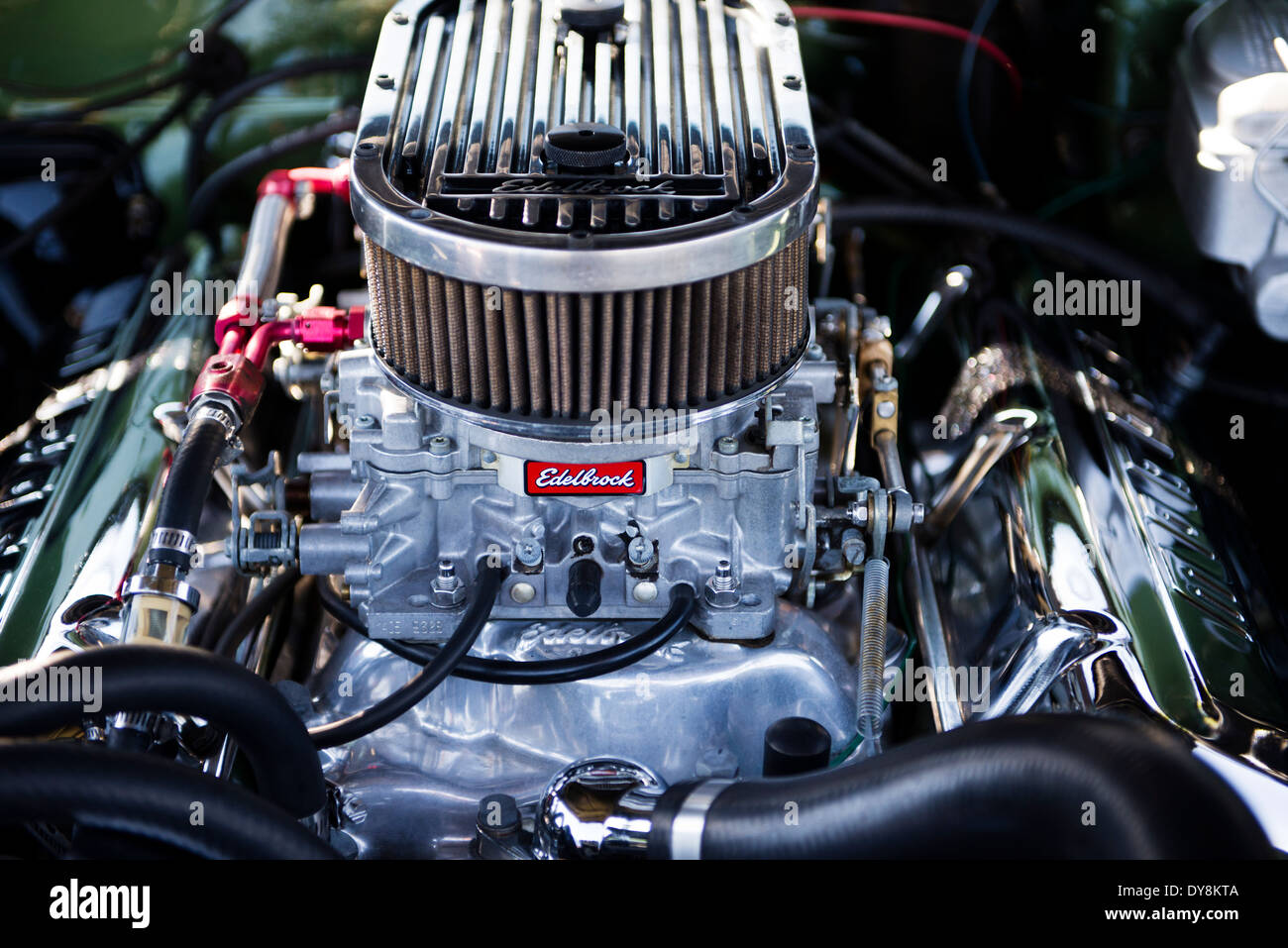 D'admission du moteur et carburateur Edelbrock Banque D'Images