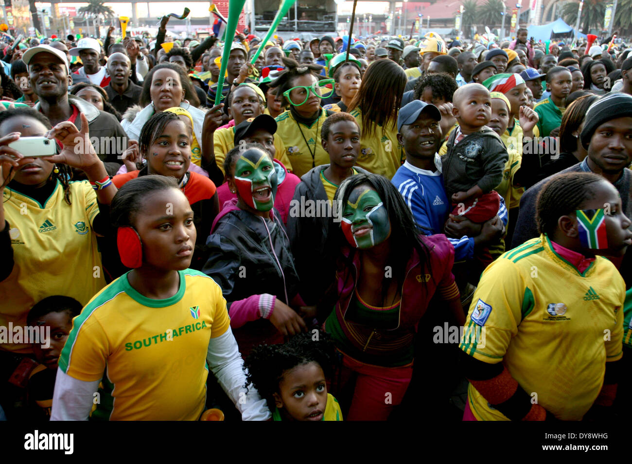 Fans par centaines s'est avéré pour les Bafana Bafana dernier match de la Coupe du monde 2010 contre la France le 22 juin 2010 dans le Ne Banque D'Images