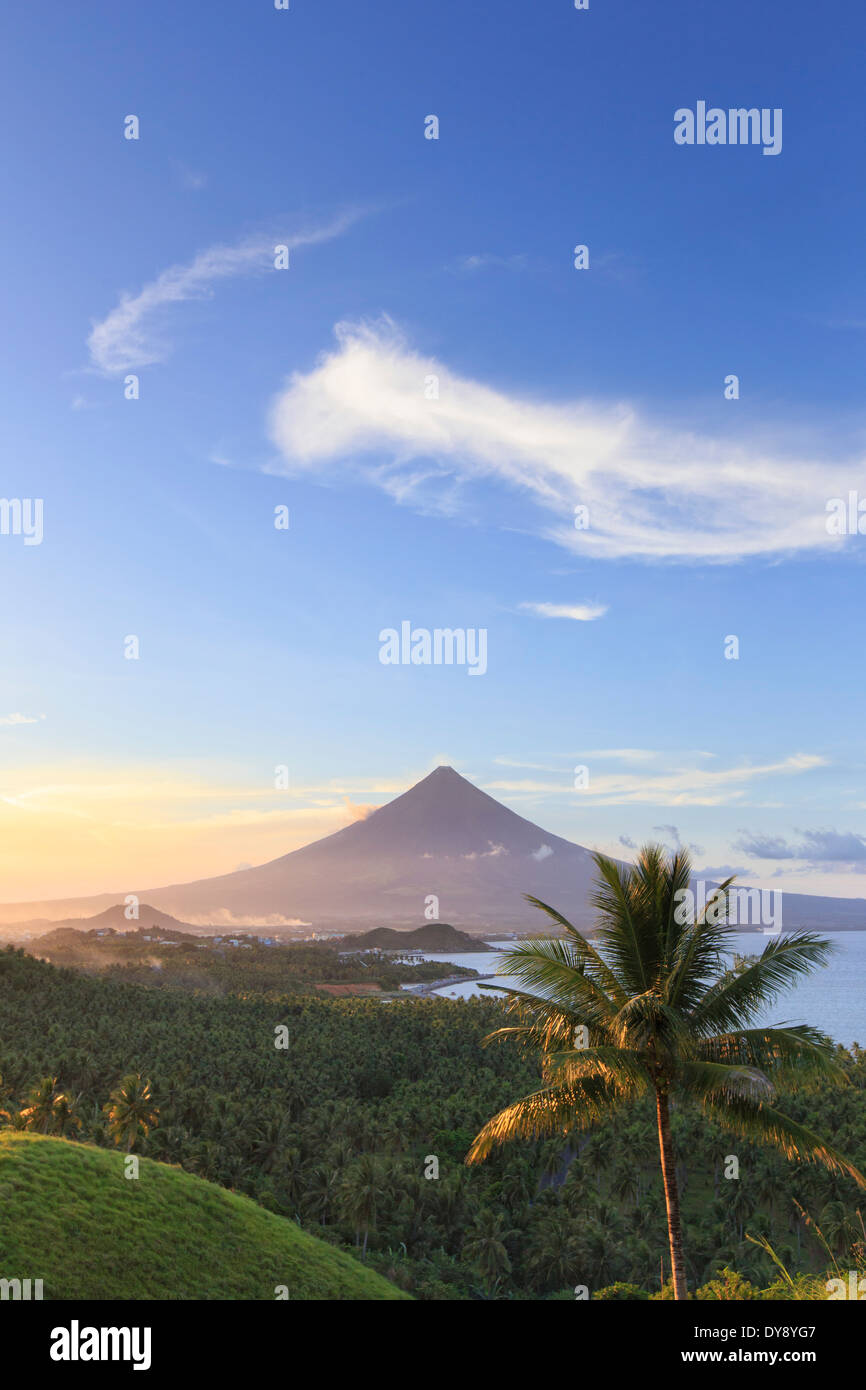 Aux Philippines, dans le sud-est de Luzon, Bicol, volcan Mayon Banque D'Images