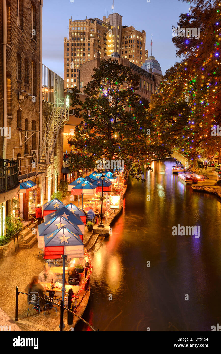 USA, United States, Amérique, Texas, San Antonio, rivière de marche, au crépuscule, rivière, ville, paysage urbain, soir Banque D'Images