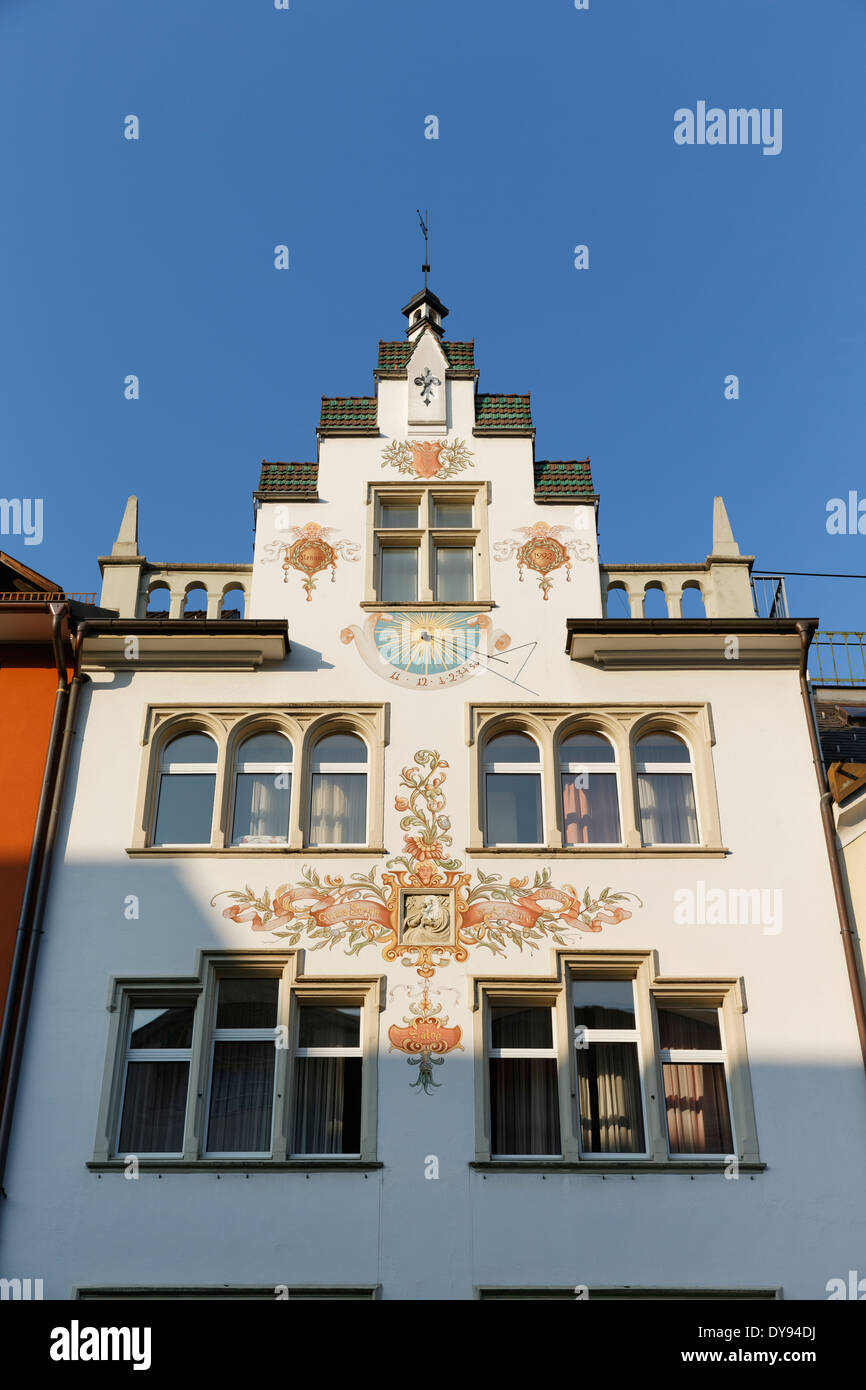 Autriche, Vorarlberg, Feldkirch, maison de ville, façade avec cadran solaire Banque D'Images
