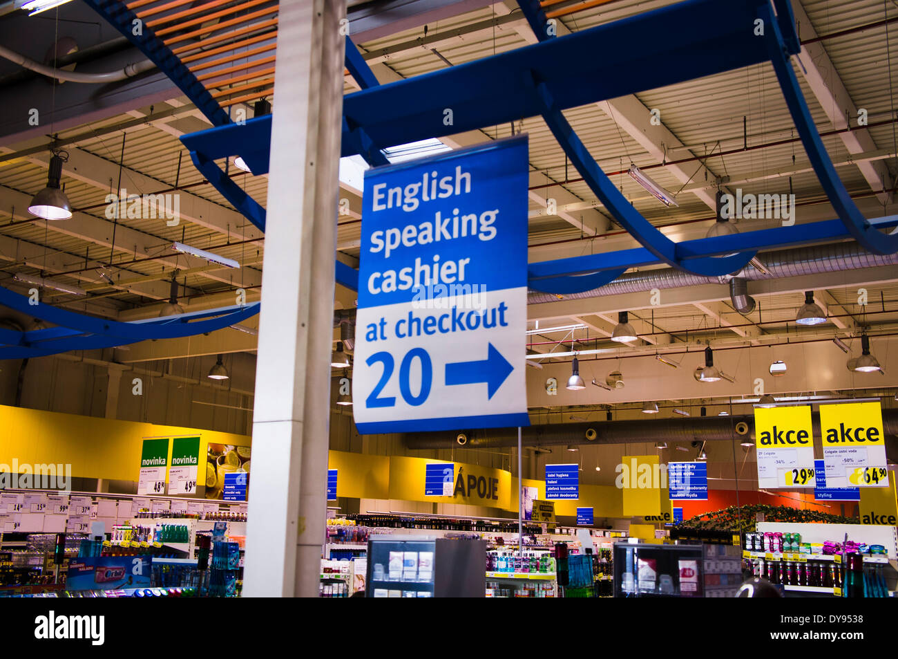 Albert supermarché, inscrivez-vous à la caisse caisse parlant anglais 20  Photo Stock - Alamy