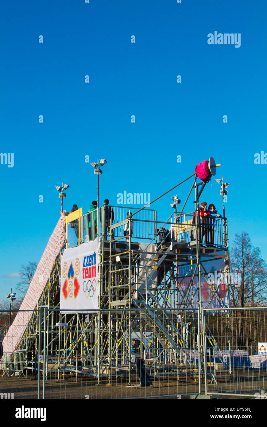 Village olympique, Jeux olympiques d'hiver de 2014 à Sotchi, Letenske sady parc à thème parc, Prague, République Tchèque, Europe Banque D'Images