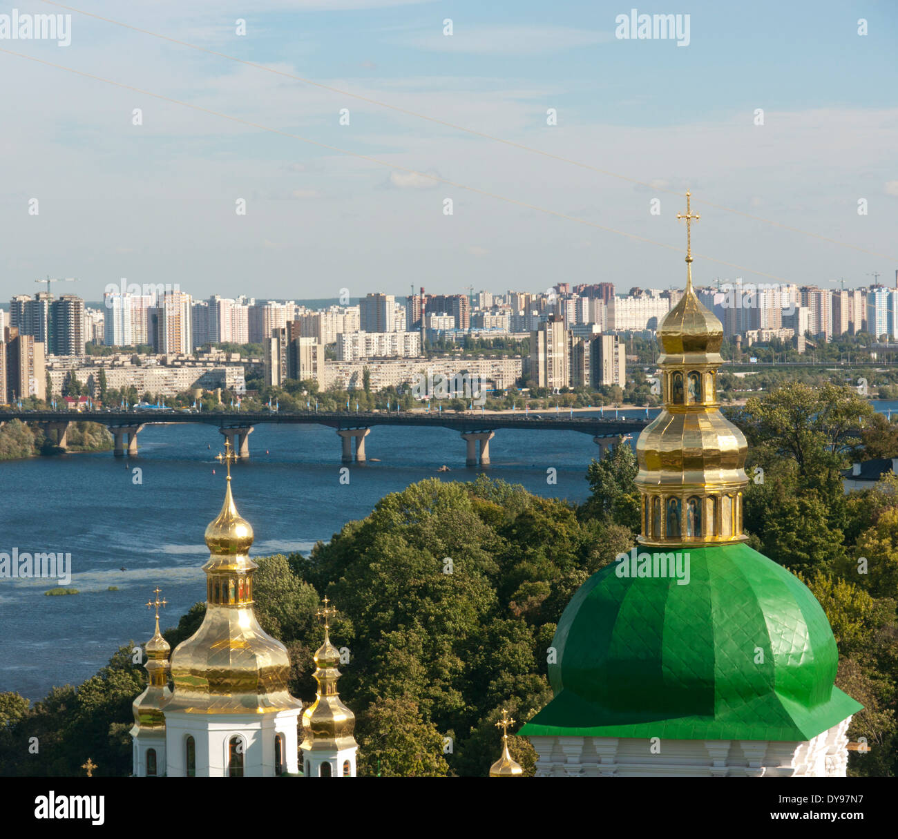 Vu de l'horizon Kiev Petchersk à travers le fleuve Dniepr Ukraine Banque D'Images
