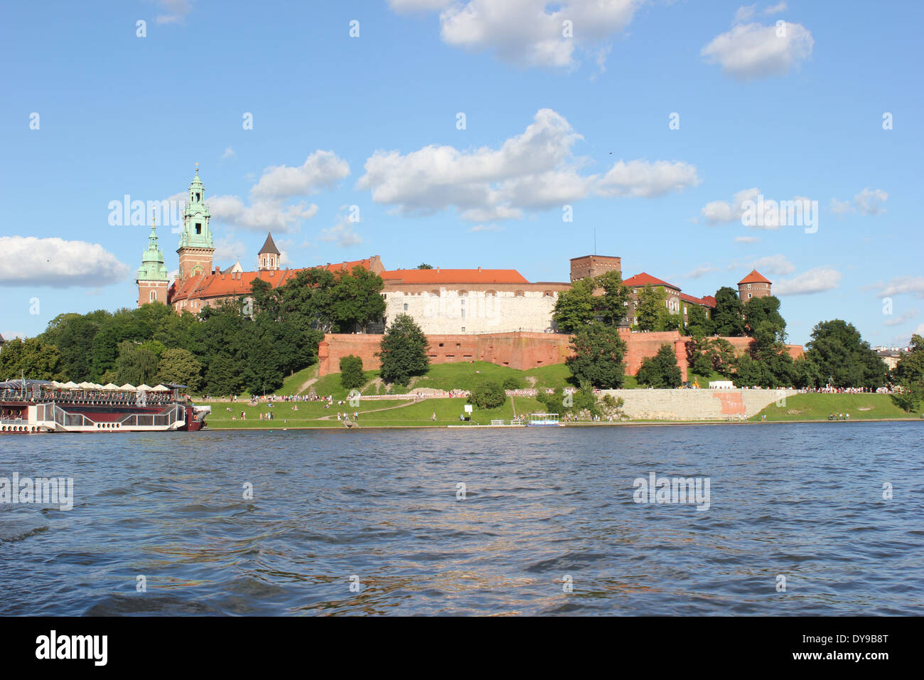 Le château de Wawel et la Vistule dans la ville médiévale de Cracovie, Pologne, Europe Banque D'Images