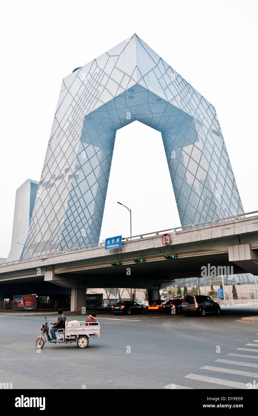 China Central Television (CCTV) Siège immeuble moderne sur East Third Ring Road, à Beijing Banque D'Images