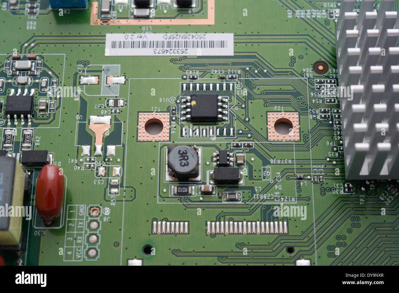 à l'intérieur d'un routeur haut débit avec carte de circuit imprimé. Composants électroniques Banque D'Images