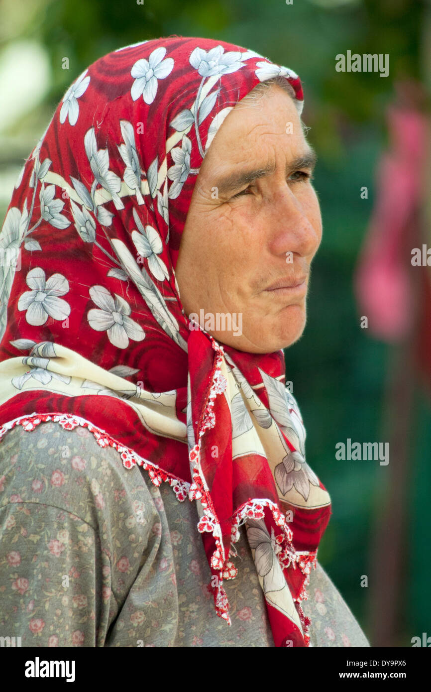 Femme turque en foulard, Alanya, Turquie Photo Stock - Alamy