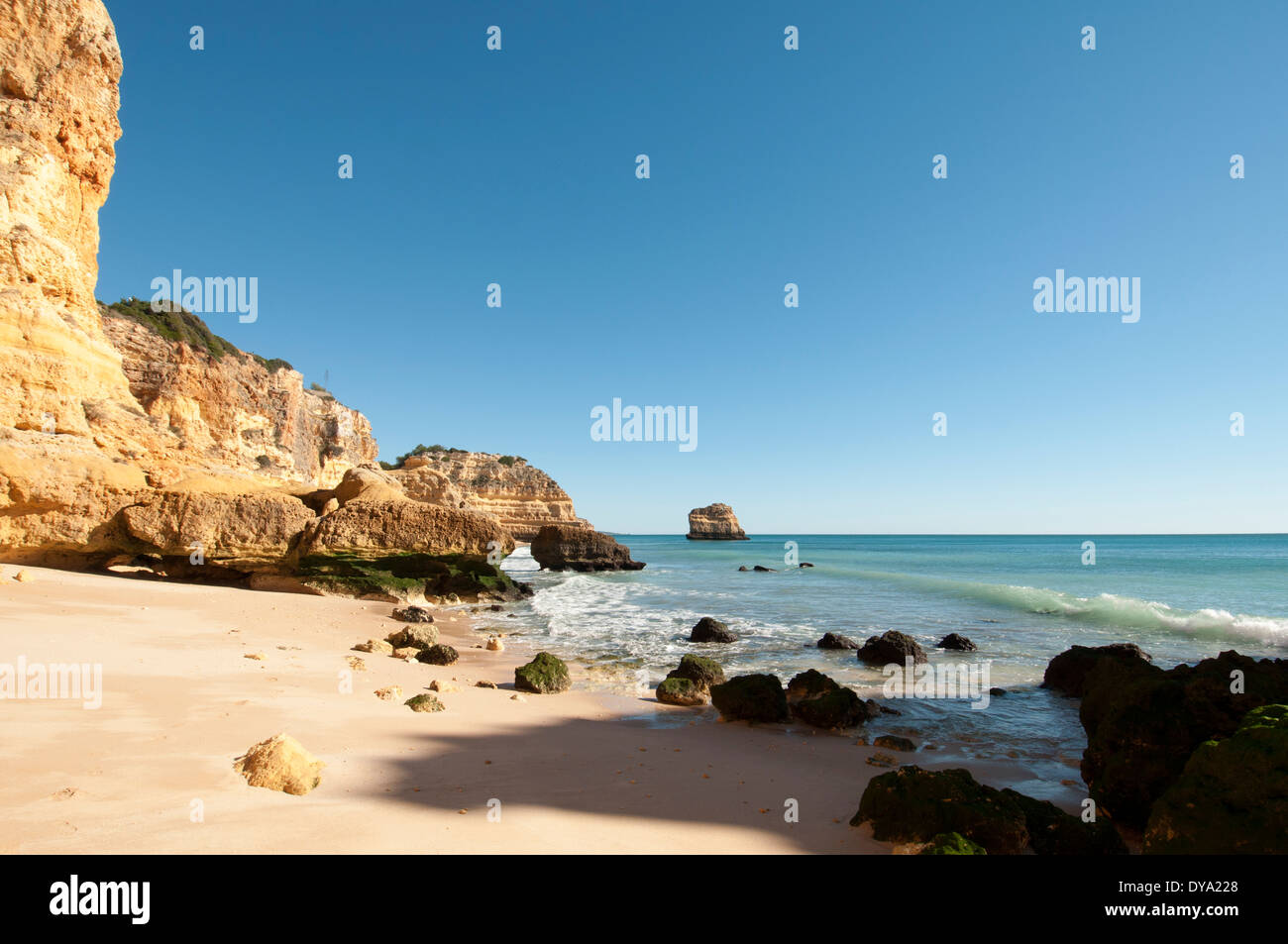 Falaises de grès du Praia da Marinha beach dans l'Algarve Portugal Banque D'Images